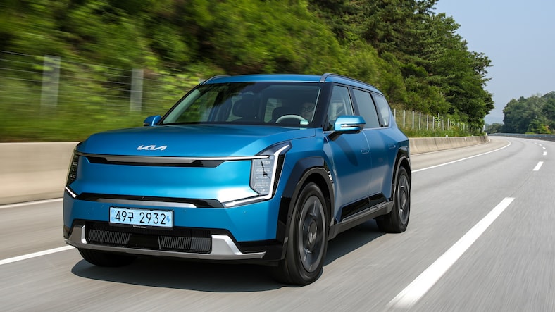 2024 Kia EV9 First Drive: Tunnel Vision Is a Good Thing