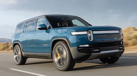 2022 Rivian R1S SUVOTY Review: You'll Be Floored When You're not Roasting