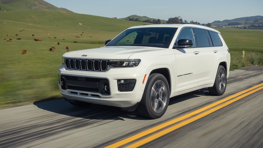 2023 Jeep Grand Cherokee L Overland 38 front three quarters in action